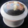 Boite ronde à poudre, bonbons ou cookies en faïence aigle royal peint main – Image 2