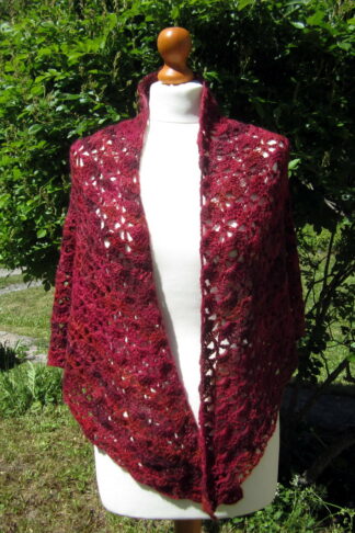 Châle crocheté main laine rouge dégradée
